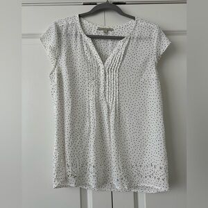 Cap sleeve 41 Hawthorn white blouse with black dots